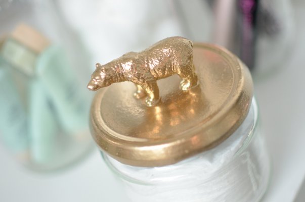spray-jar-gold-animals-diy-3