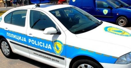 Policija kod starijeg maloljetnika pronašla 19 paketića marihuana