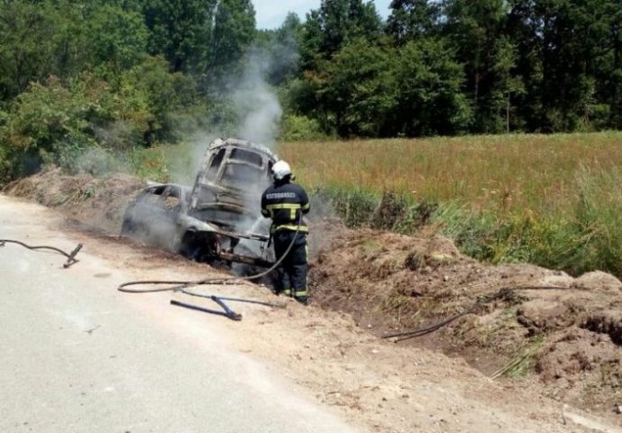 PREOKRET U PRIJEDORU: Maskirani muškarci iz BMW-a nisu pucali i nisu se vraćali iz pljačke? 