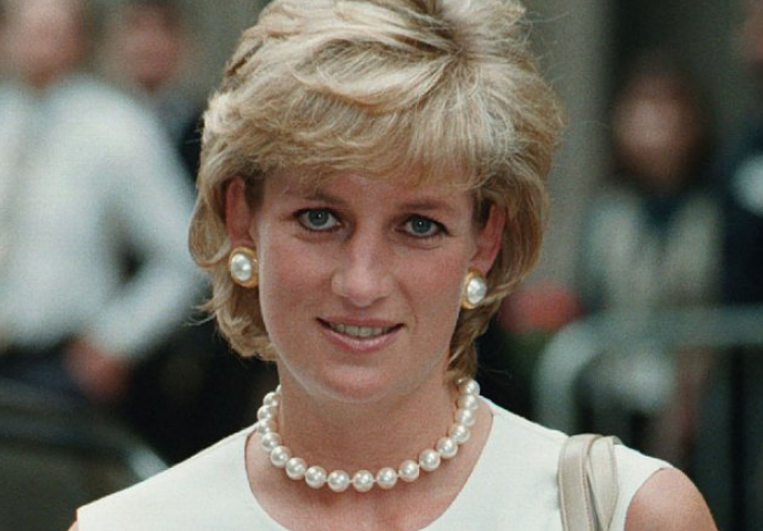 Princeza Diana: Osvetnička haljina prevarene žene koja poručuje 'vidi šta propuštaš'