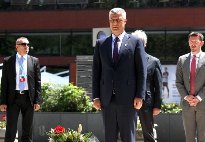 Hashim Thaci položio cvijeće na Spomen-obilježje ubijenoj djeci Sarajeva