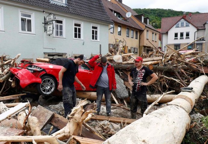 Kataklizma u Njemačkoj: Poplave poharale nekoliko gradova, ima i mrtvih (VIDEO) 