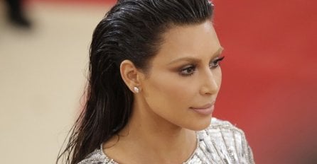 Kim Kardashian spava sa šminkom?