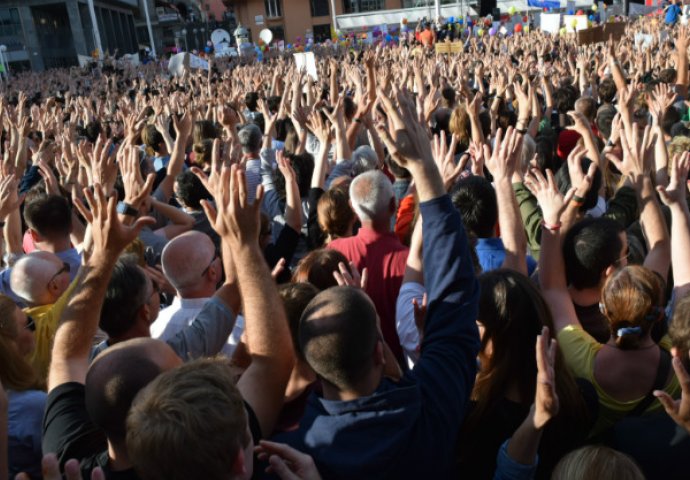 Hrvatska na nogama: Preko 25.000 ljudi na protestima u znak podrške reformi obrazovanja