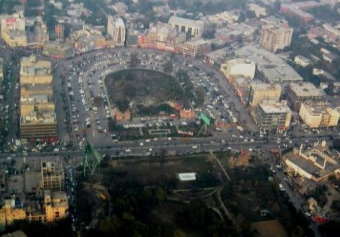 Stradalo najmanje devetoro ljudi, desetine povrijeđenih u snažnoj oluji u Pakistanu