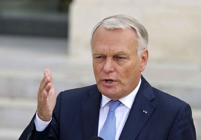 Ayrault: Želimo da pomognemo Palestincima i Izraelcima