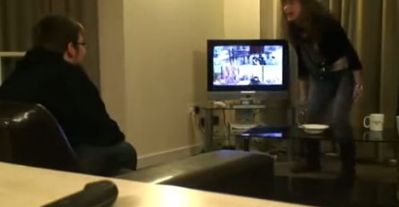 Niko nema ovako ludu i psihotičnu djevojku?  Kada ona odlijepi nastaju lomovi (VIDEO)