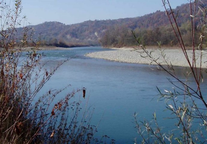 Pronađeno tijelo migranta koji je pokušao preplivati Tisu