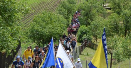 Više od 200 učesnika iz Bihaća na tradicionalnom 'Maršu putem stradanja i spasa'