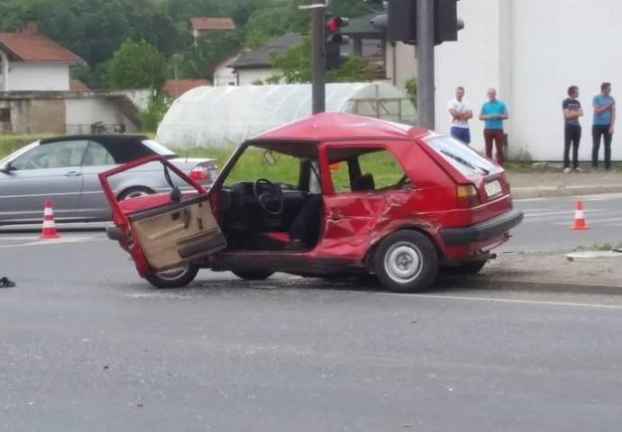 U saobraćajnoj nesreći smrtno stradala jedna osoba