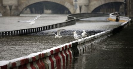 Francuska:Tri hiljade domaćinstava bez struje zbog nevremena