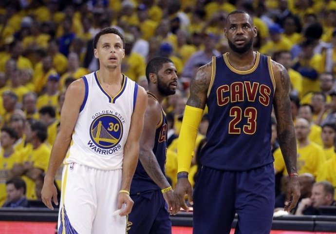 Katastrofa Clevelanda: Golden State poveo 2-0 u finalu (VIDEO)