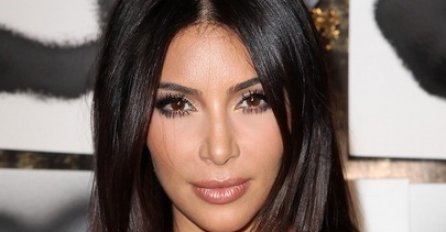 Vizažistica se transformira u Kardashianke!