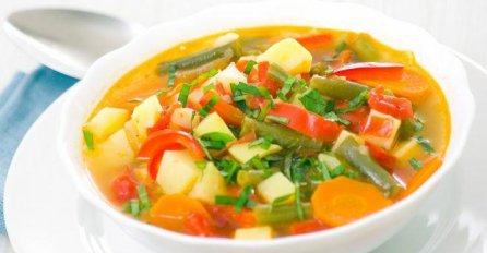 Kremasta supa sa piletinom i povrćem 