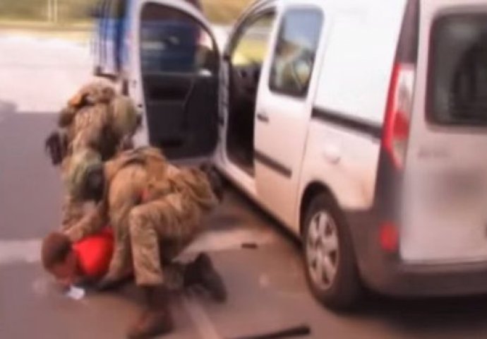 Pogledajte trenutak hapšenje francuza koji je pripremao napade na Euro 