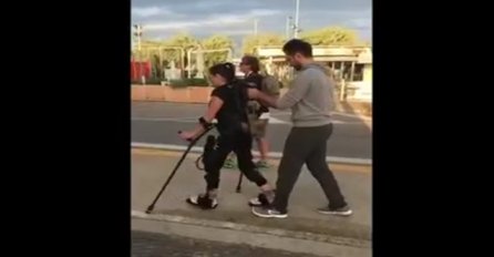 Snaga ljudskog duha: Pogledajte kako je paraplegičarka prepješačila punih 15 kilometara (VIDEO)