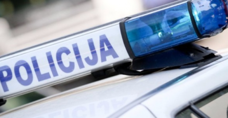 Pijan uzrokovao saobraćajnu nezgodu i napao policijske službenike