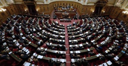 Pariz razmatra ukidanje sankcija Moskvi 