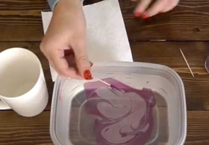 Savršen poklon: Stavila je šoljicu u mješavinu laka i vode, a rezultat je fantastičan