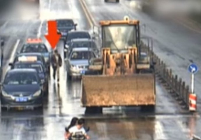 Saobraćajna tragedija: Nezaustavljivo je gazio sve pred sobom, a onda... (VIDEO) 