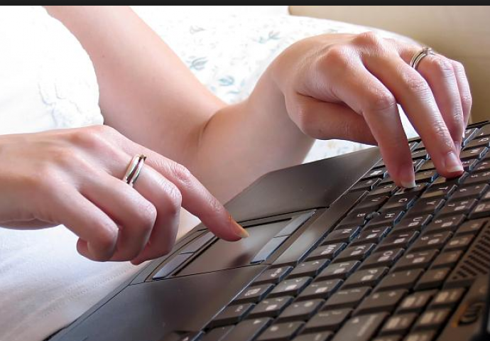 Djevojka je putem interneta tražila bogatog muža, ali odgovor kojeg je dobila od bogataša naučio je pameti