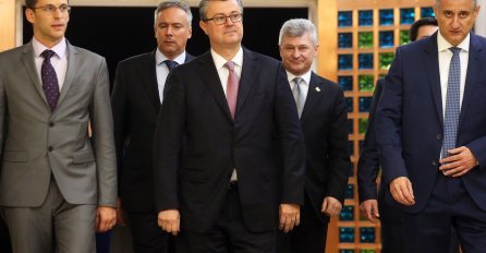 Karamarko: Bilo bi najbolje da ja, Orešković i Petrov odemo iz Vlade