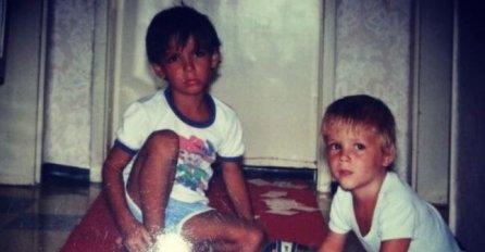 Da li prepoznajete ovog pjevača? Nekad ljuti dječačić, danas žene lude za njim!