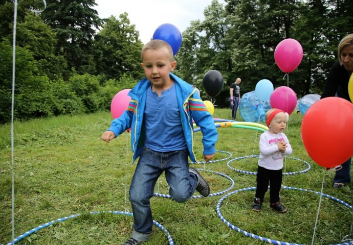 Novi.ba: Proslavljen SladoleDan  na Vilsonovom šetalištu 