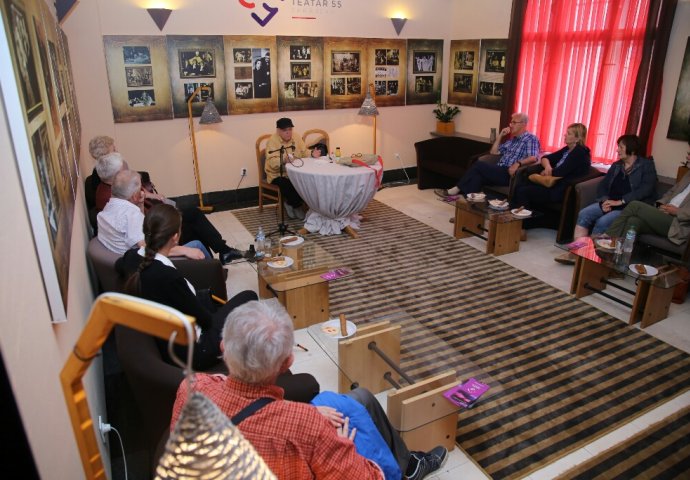 Abdulah Sidran upriličio druženje u KT 55: Kad bi mi neko zabranio čitanje, morao bi me i ubiti