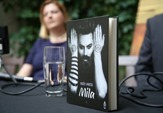 Pred velikim auditorijem promovirana knjiga 'Mila" autora Bože Vreće
