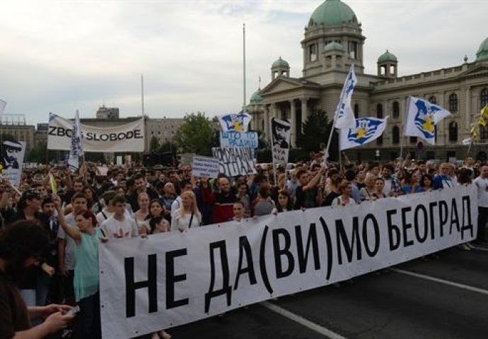 Beograđani protestovali zbog rušenja u Savamali