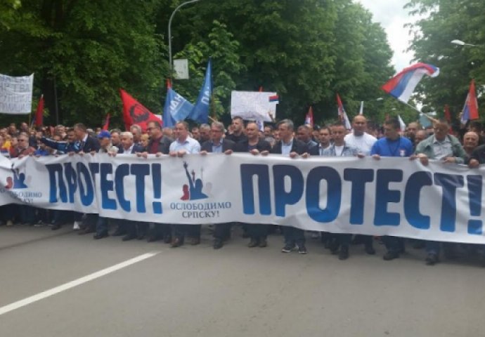 Opozicija najavljuje nove proteste u RS-u, vlast kontramitinge