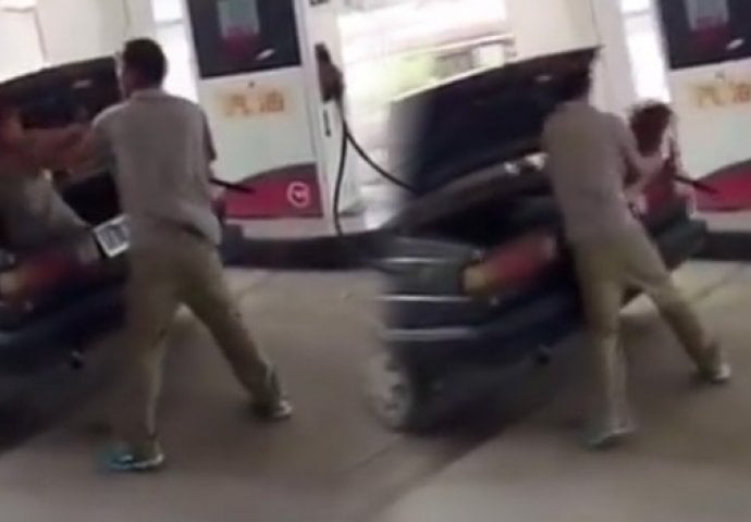 Pretukao je pa strpao u gepek: Stravično nasilje prolaznici samo posmatrali (VIDEO)