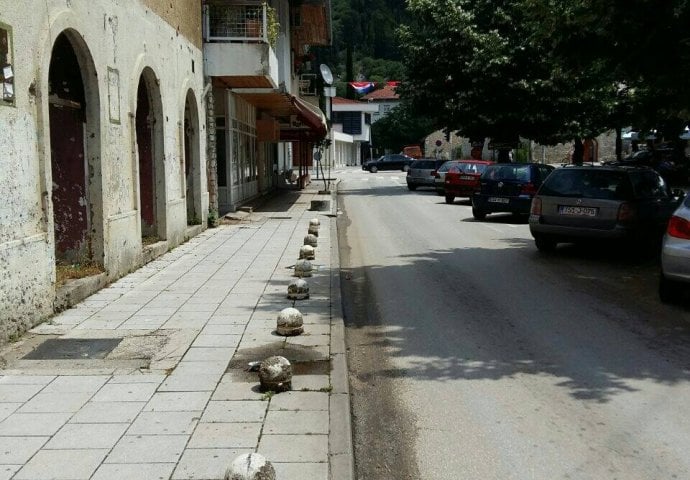 UOČI MEČA HRVATSKE I TURSKE: Pojačano prisustvo policije u Mostaru i Stocu, situacija opuštena!