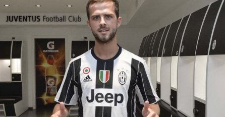 Prva slika u novom dresu: Miralem Pjanić pet godina u Juventusu