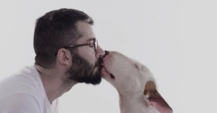 Žena ga je ostavila i uzela mu sve osim psa. Evo šta je on napravio
