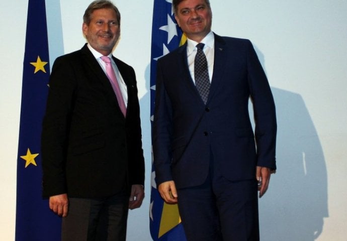 Zvizdić – Hahn: Vrata Evropske unije su otvorena za BiH