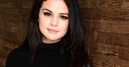 Fotkom iz prošlosti Selena Gomez dala domaći zadatak kada su kupaći kostimi u pitanju 