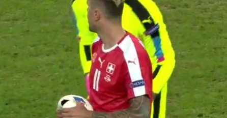 Prekinut susret: Nakon sudara Behramija i Griezmanna, pukla lopta!