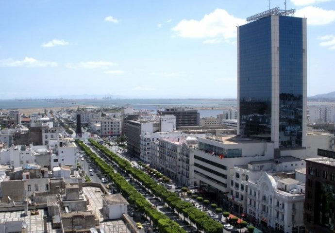 Tunis: Produženo vanredno stanje