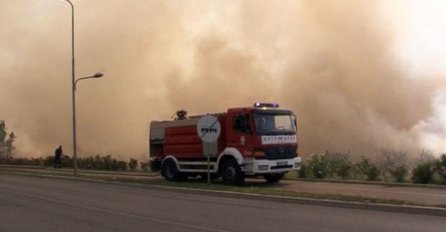 Ugašen veliki požar u Trebinju koji je prijetio da se proširi na naselje