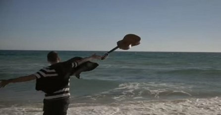 Dirljiva i emotivna priča: Ognjen Amidžić otkrio zašto je bacio Marinkovu gitaru u more (VIDEO)