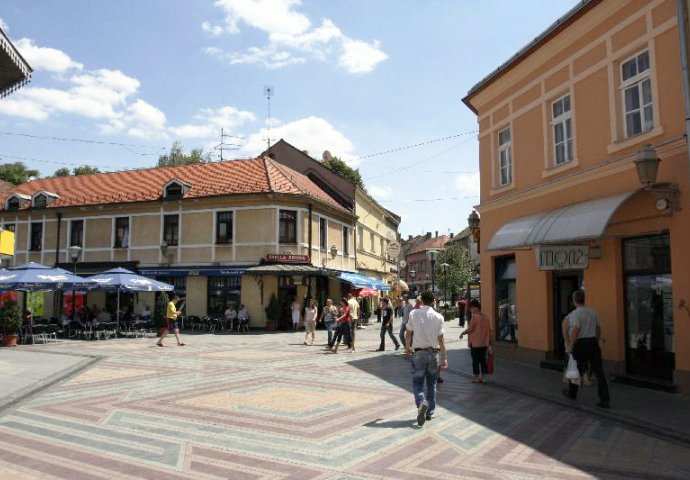 Tuzla: Neovlaštene osobe trguju turističkim aranžmanima