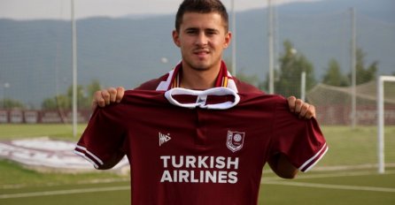 Veznjak Slovana pojačao bordo klub