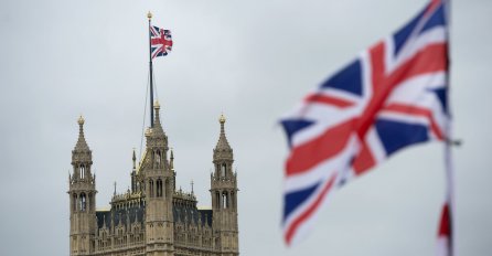 Više od dva miliona Britanaca potpisalo peticiju za drugi referendum