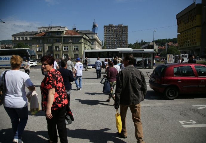 Sarajlije krenule put Bikavca, 24 godine od žive lomače 