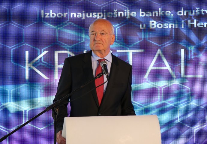 „Kristalne Prizme“  za UniCredit Bank, Euroherc Osiguranje i MKF Partner