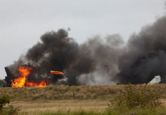 SRUŠIO SE SIRIJSKI BORBENI AVION KOD DAMASKA: Pobunjenici zarobili pilota!