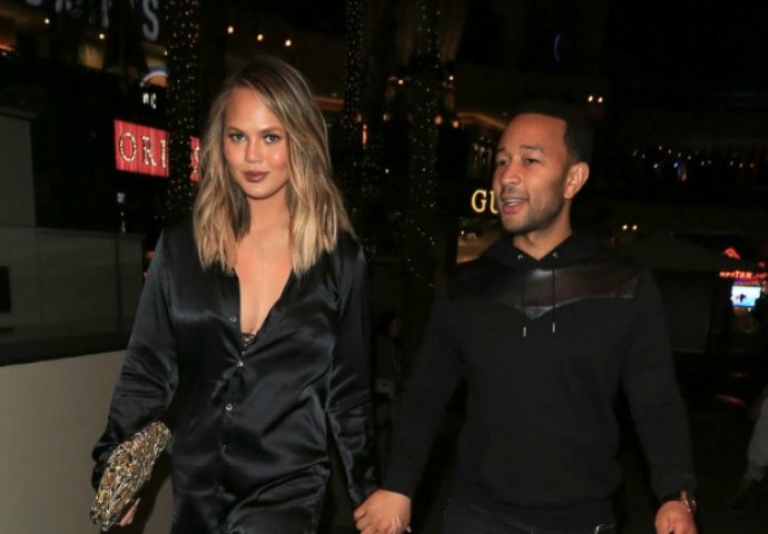 Crissy Teigen uvela novi modni trend: Ne biste voljeli probati ovo 