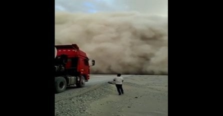 Zaustavio se na cesti i izašao iz kamiona: Ono što se odigralo pred njegovim očima ledi krv (VIDEO)